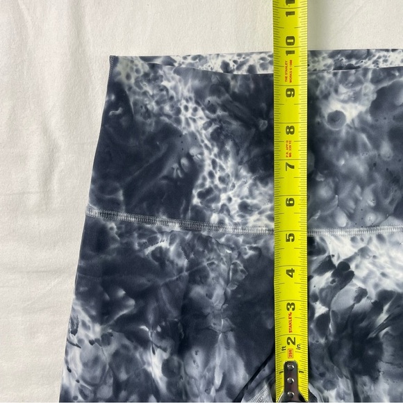 Lululemon Wunder Under High-Rise Tight 25" *Luxtreme Marble Dye Classic Navy 4 - Picture 4 of 9